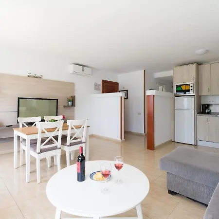 Marina Nº 49 * بويرتو دي موغان